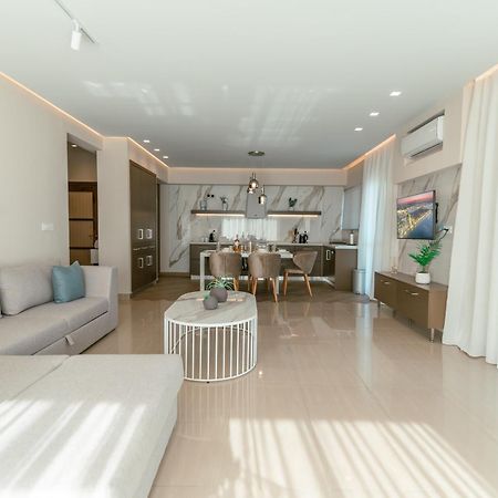 Brand New Elegant Suite Platánion Exterior foto